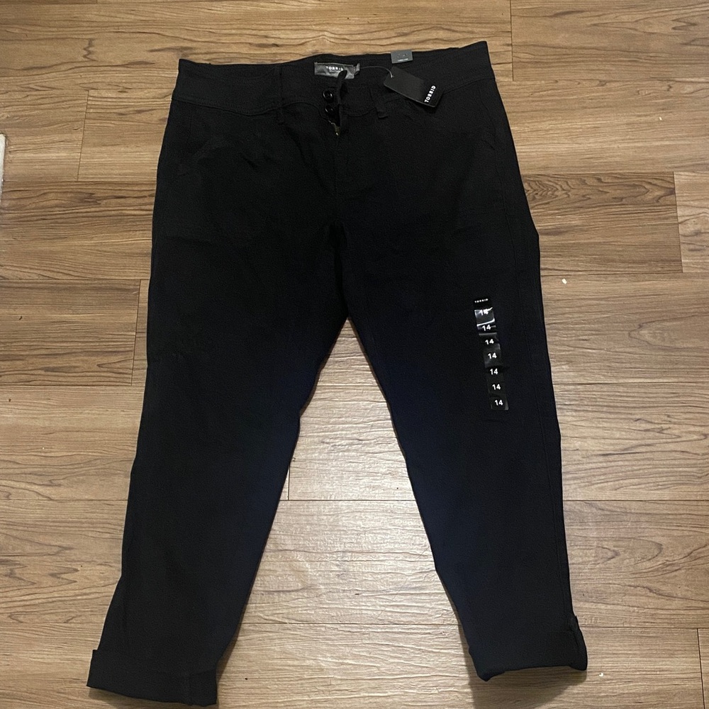 Torrid Black Cropped Pants